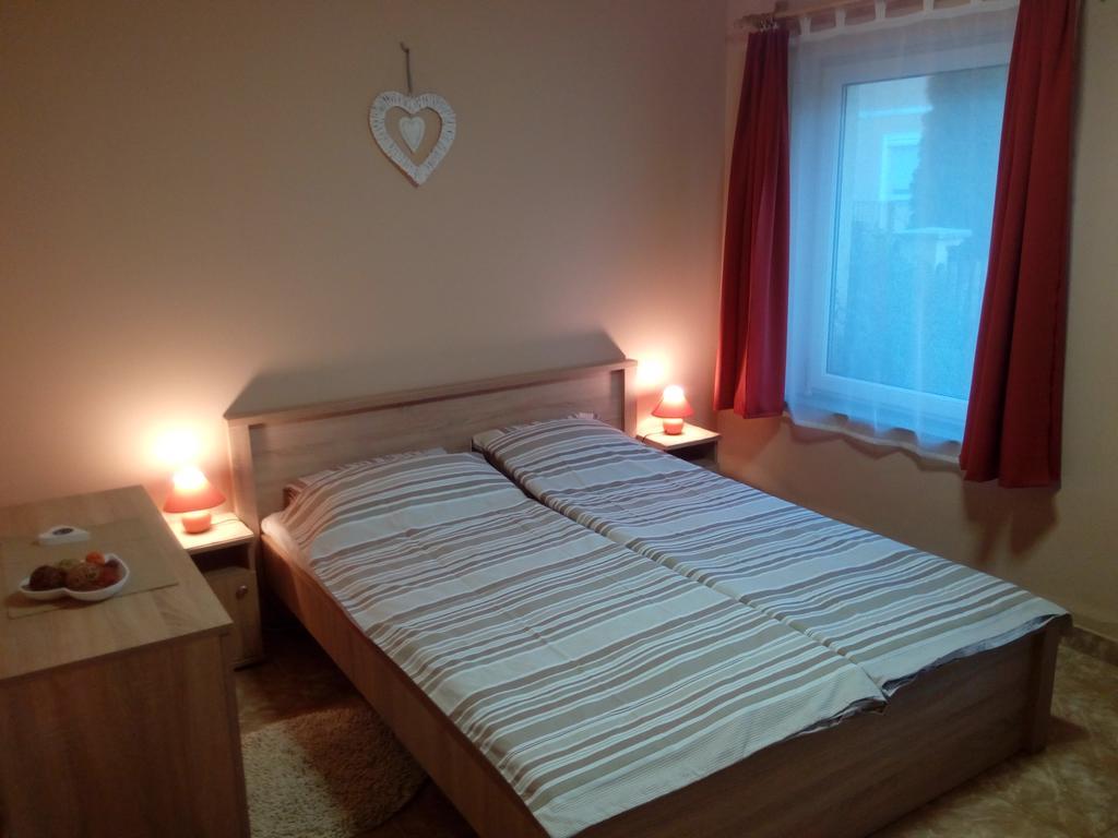 Éva vendégház Guesthouse Hajdúszoboszló Kültér fotó