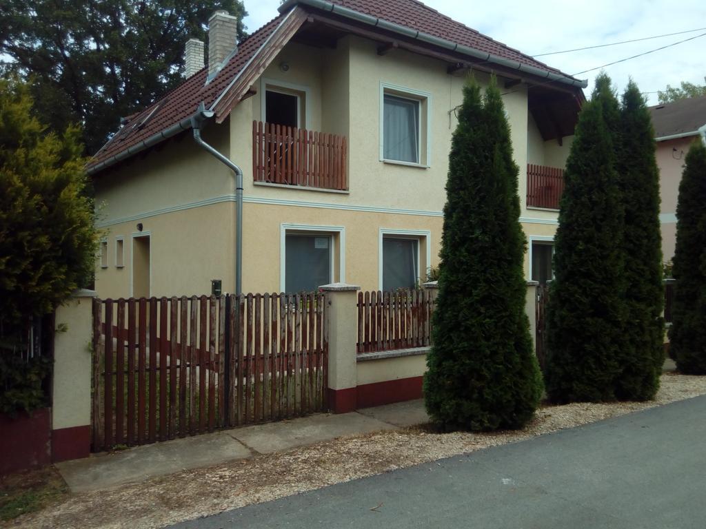 Éva vendégház Guesthouse Hajdúszoboszló Kültér fotó